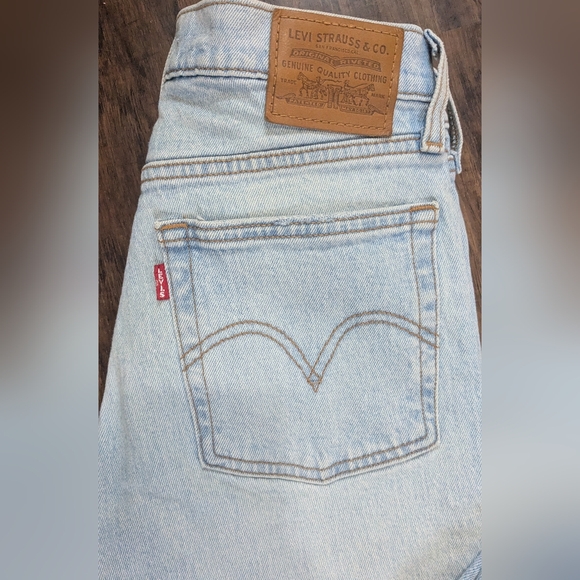 Levi's Wedgie Straight Size 26 Cropped - Picture 3 of 6